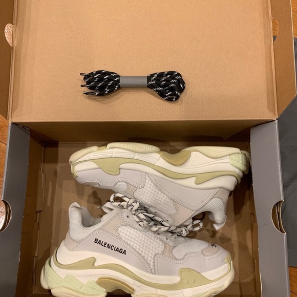 Balenciaga shoes - Picture 11 of 13